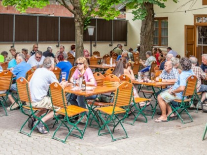 Фото: Gr&amp;uuml;ner Baum Gasthof Bl&amp;ouml;del